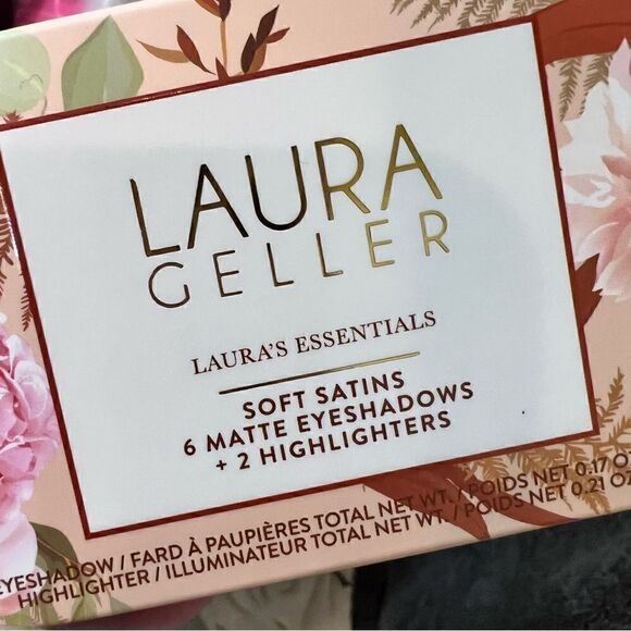 Laura Geller Laura’s Essentials soft satins & Matt Eyeshadows w 2 highlighters - Picture 7 of 9